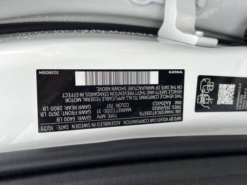 2026 Volvo XC60 B5 Plus