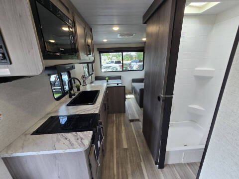 2024 KEYSTONE HIDEOUT 200 RL