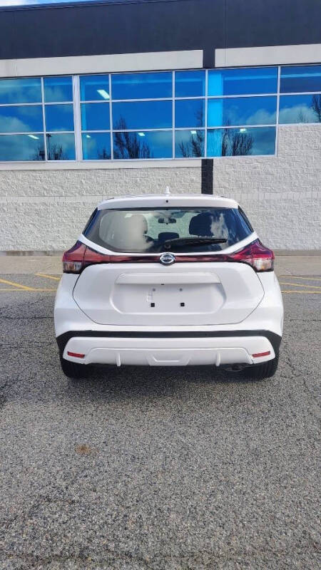 2021 Nissan Kicks S