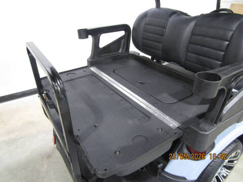 2026 E-Z-GO RXV-4 Lithium golf cart