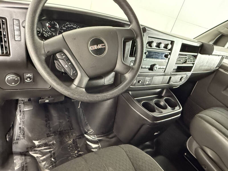 2022 GMC Savana 2500