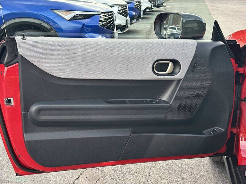2025 MINI Hardtop 2 Door Cooper Signature Trim
