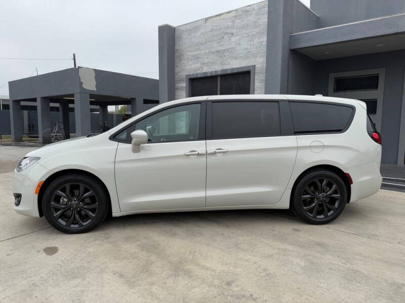 2020 Chrysler Pacifica Touring