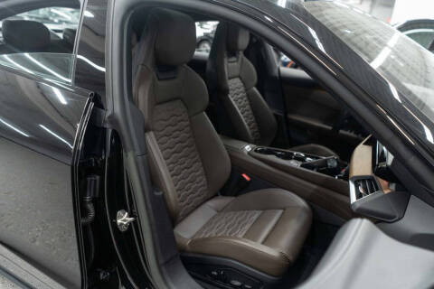 2023 Audi e-tron GT quattro Premium Plus