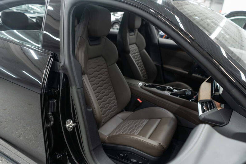 2023 Audi e-tron GT quattro Premium Plus