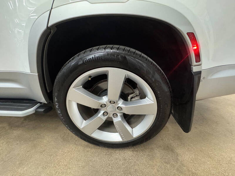 2023 Land Rover Defender 130 First Edition