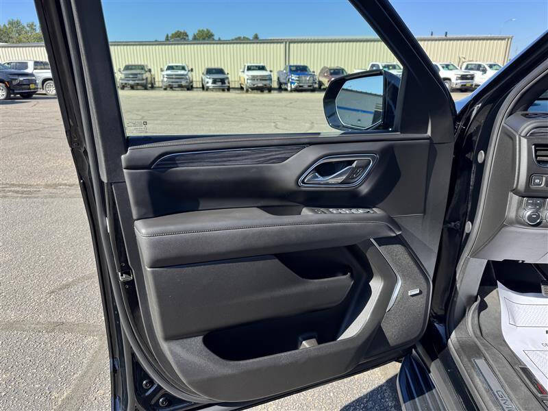 2024 GMC Yukon XL SLT