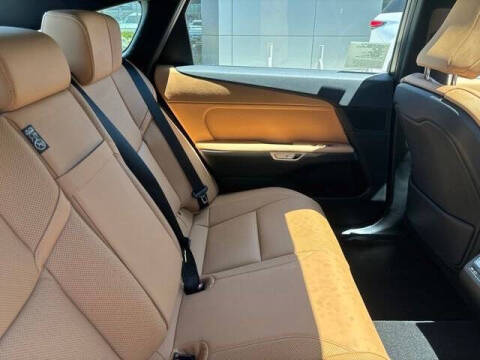 2026 Lexus ES 350e Premium