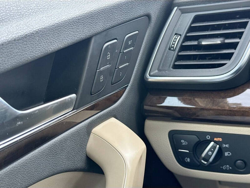 2019 Audi Q5 quattro Premium Plus 45 TFSI