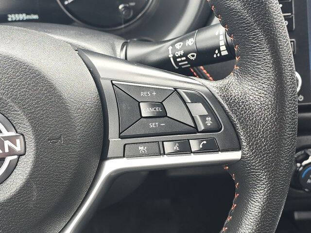 2023 Nissan Kicks SR