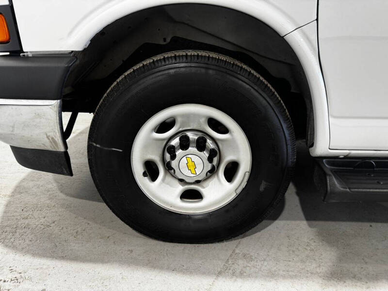 2025 Chevrolet Express LT 3500