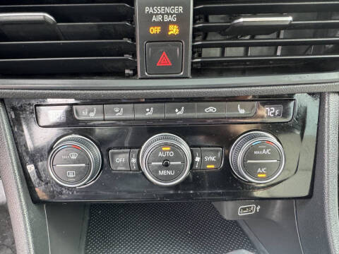 2019 Volkswagen Jetta R-Line
