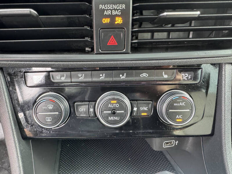 2019 Volkswagen Jetta R-Line