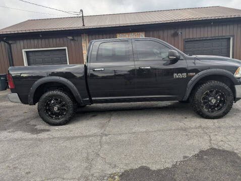 2016 RAM 1500 SLT