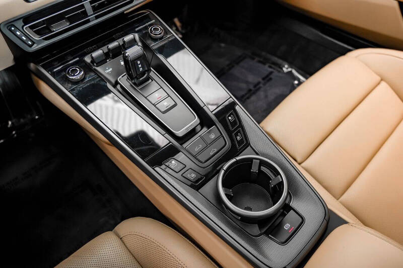 2020 Porsche 911 Carrera