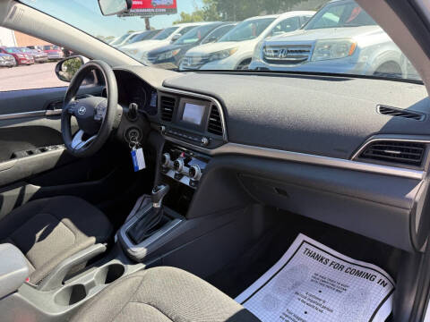 2019 Hyundai Elantra SE