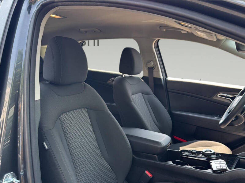 2025 Kia Sportage Hybrid LX