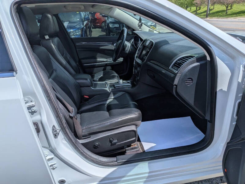 2017 Chrysler 300 Limited