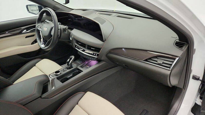 2025 Cadillac CT5 Sport