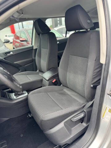 2011 Volkswagen Tiguan S
