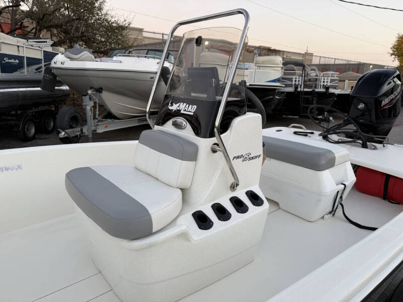 2023 Mako Pro Skiff 15 CC