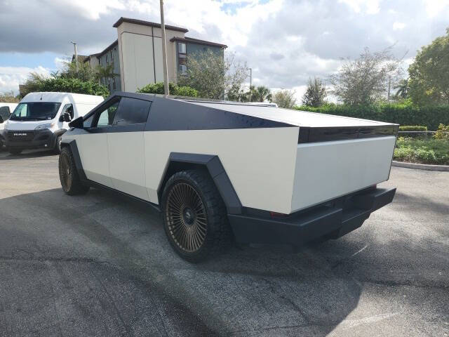 2024 Tesla Cybertruck