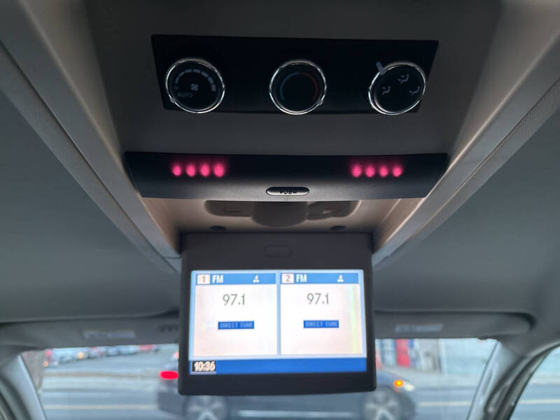 2013 Chrysler Town and Country Touring-L