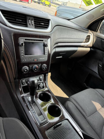 2017 Chevrolet Traverse LT