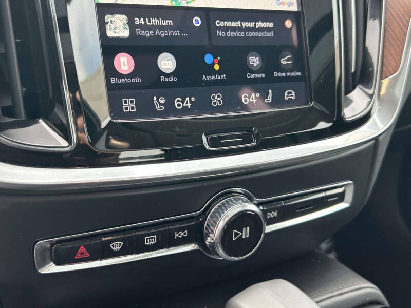 2025 Volvo S60 T8 Plus