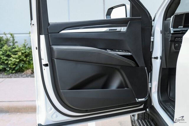 2025 Cadillac Escalade-V