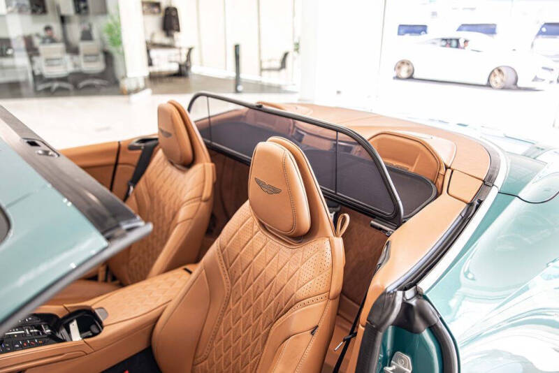 2025 Aston Martin DB12 Volante