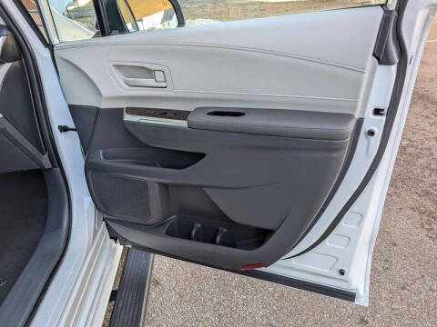 2025 Toyota Sienna LE 8-Passenger