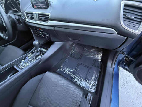 2017 Mazda MAZDA3 Sport
