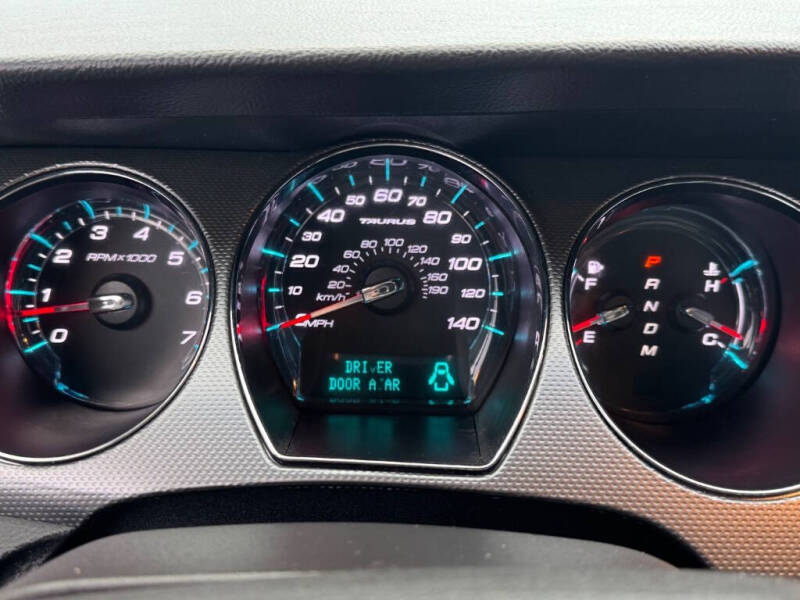 2011 Ford Taurus SEL