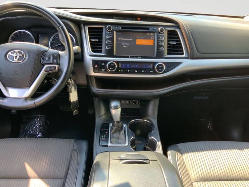 2017 Toyota Highlander LE Plus