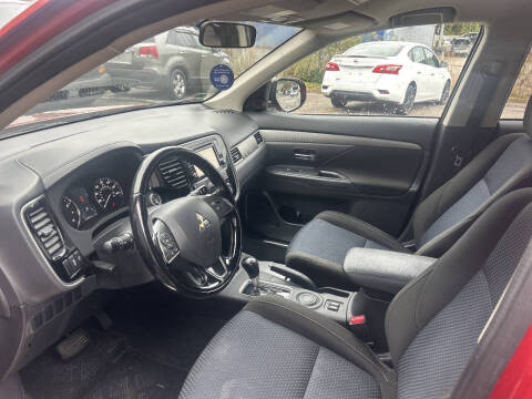 2016 Mitsubishi Outlander SE