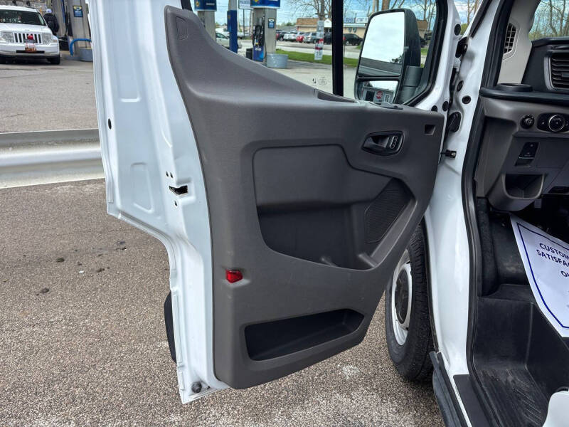 2025 Ford Transit 250