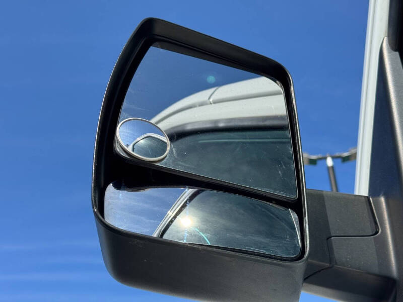 2018 Nissan NV 1500 SV
