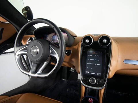 2023 McLaren GT
