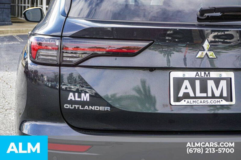 2025 Mitsubishi Outlander SE