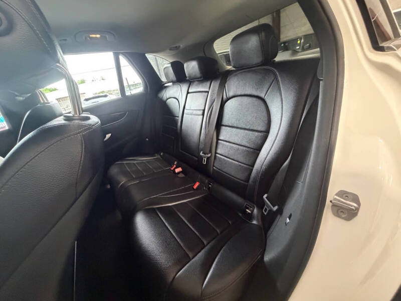 2017 Mercedes-Benz GLC GLC 300 4MATIC