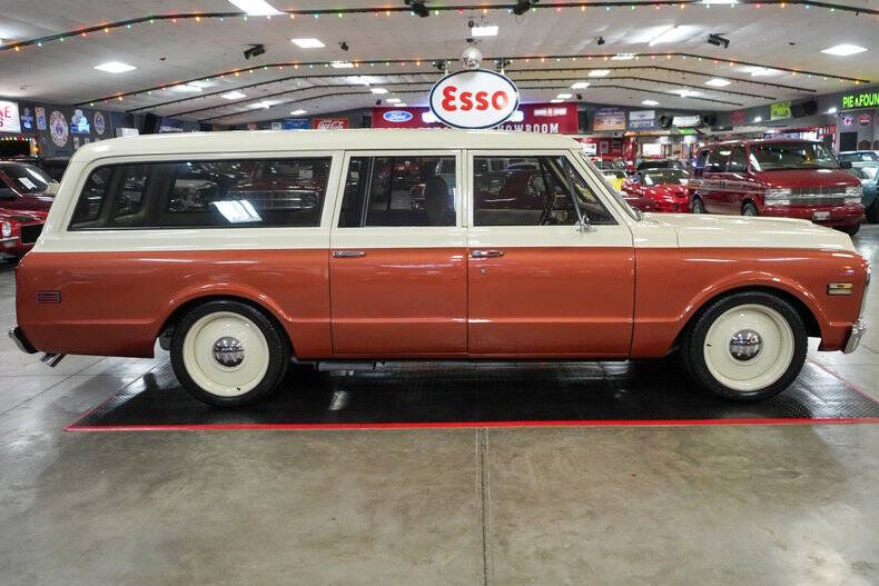 1969 Chevrolet Suburban
