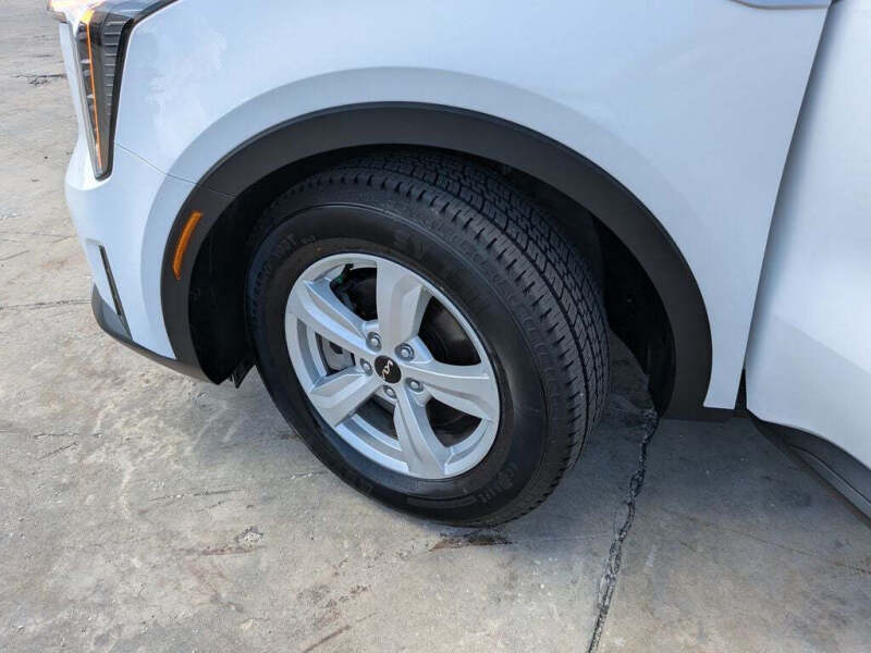 2025 Kia Sorento LX