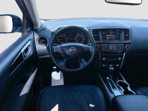 2017 Nissan Pathfinder SV