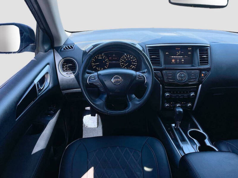 2017 Nissan Pathfinder SV