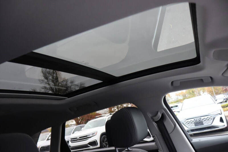 2021 Audi e-tron quattro Premium