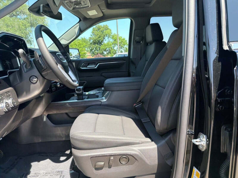 2026 GMC Sierra 1500 SLT - Photo 14