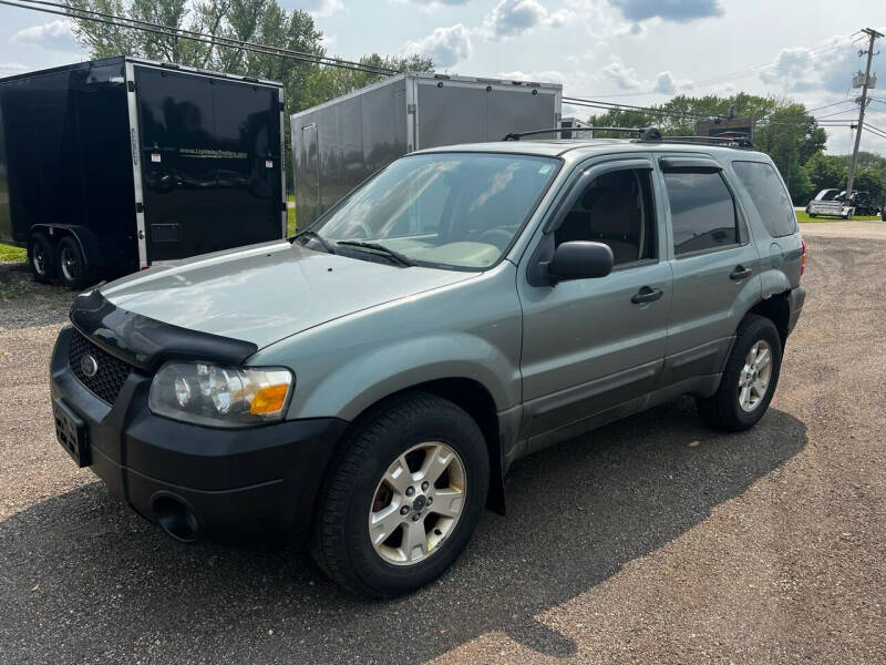2005 Ford Escape for sale at CarNation Auto Group in Alliance OH