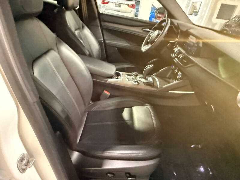 2022 Alfa Romeo Stelvio Ti