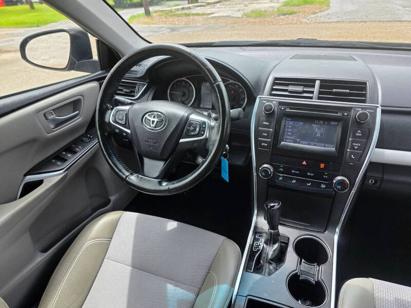 2016 Toyota Camry SE